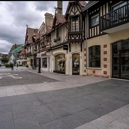 Apartment : Magnifique En Face Du Casino !