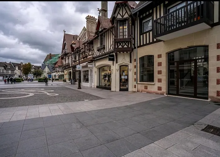 アパート : Magnifique En Face Du Casino !