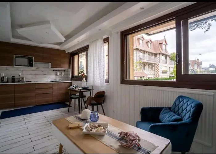 : Magnifique En Face Du Casino ! *